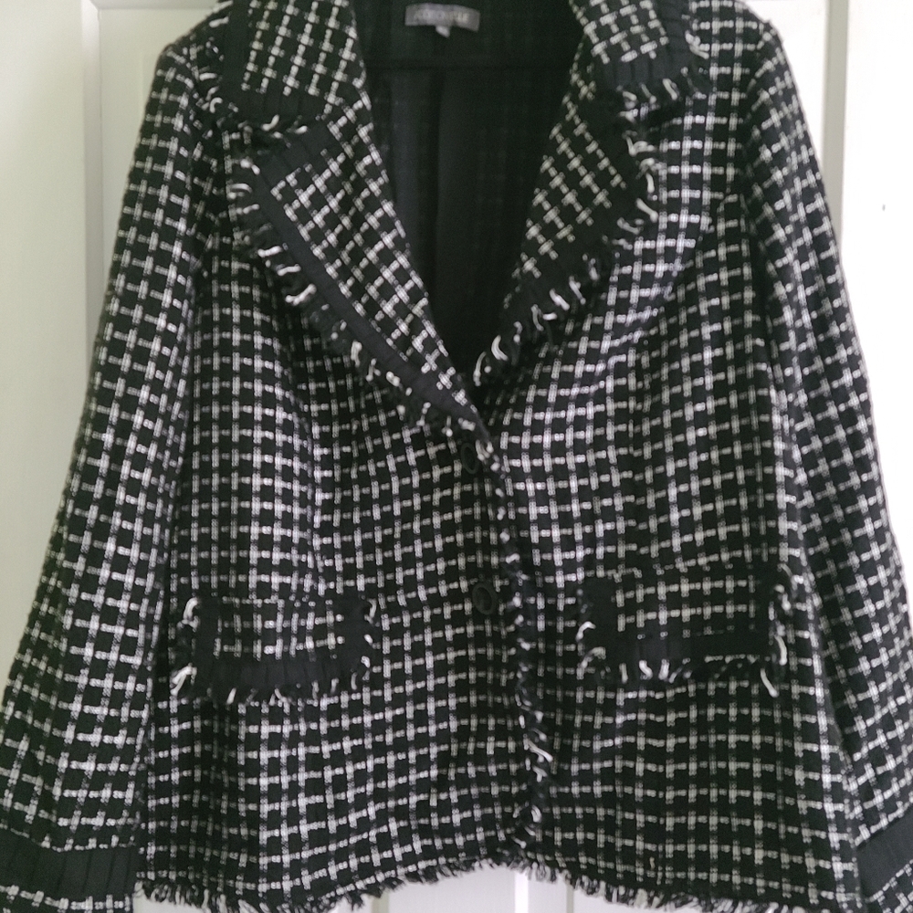 Fringed black and white checked light blazer